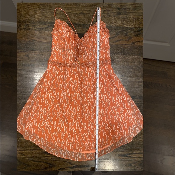 Selfie Leslie dress, size medium - Picture 10 of 10